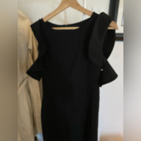 Black dress - Picture 4 of 11